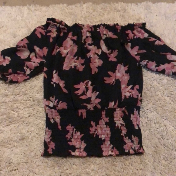 Off the shoulder floral top - Picture 2 of 3